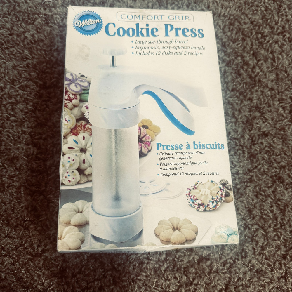 Wilton Cookie Maker Press Comfort Grip 12 Discs shapes designs Spritz Discs